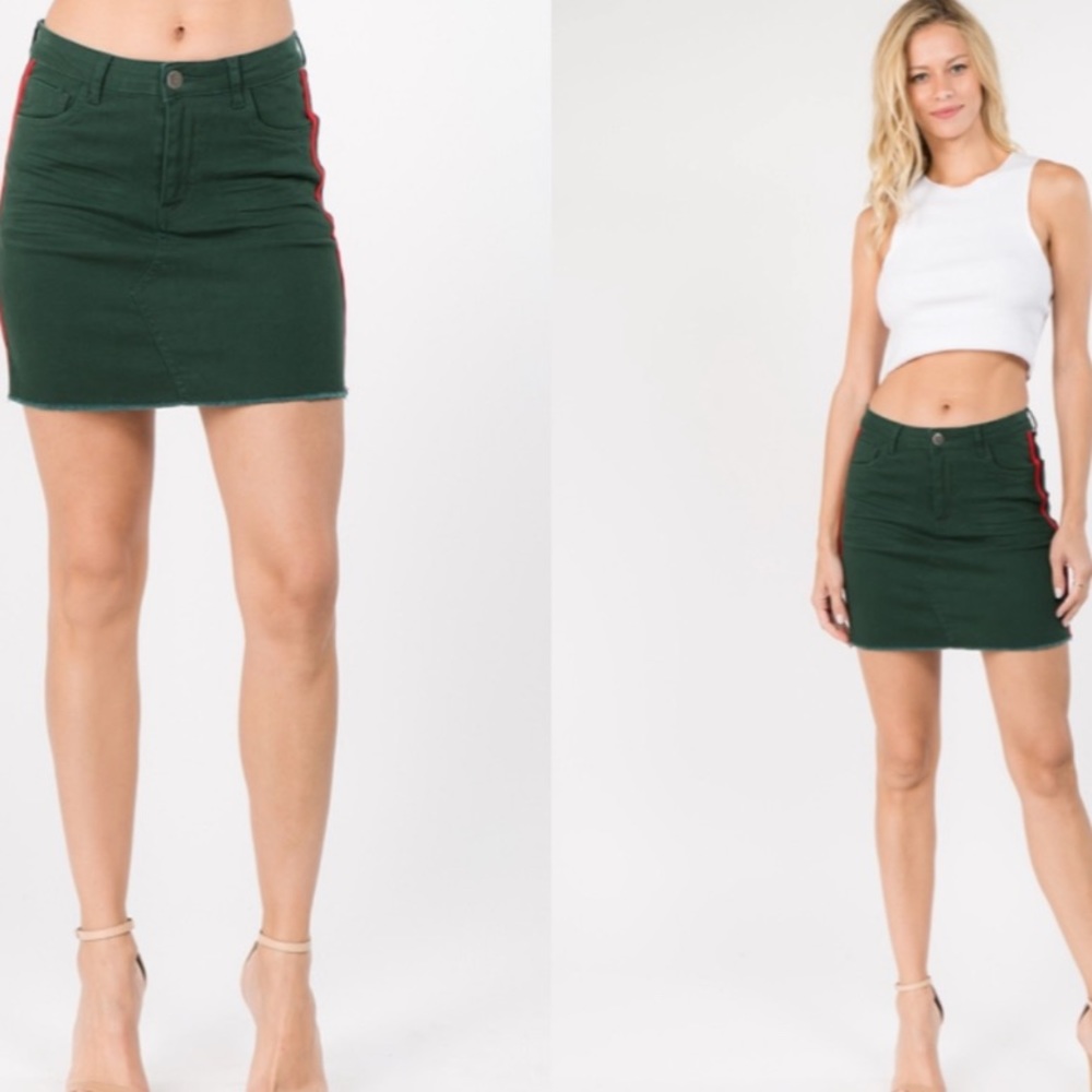 Green/Red side striped skirt - Picture 3 of 4